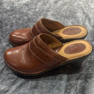 b.o.c. Women's Brown Leather Studded Clogs